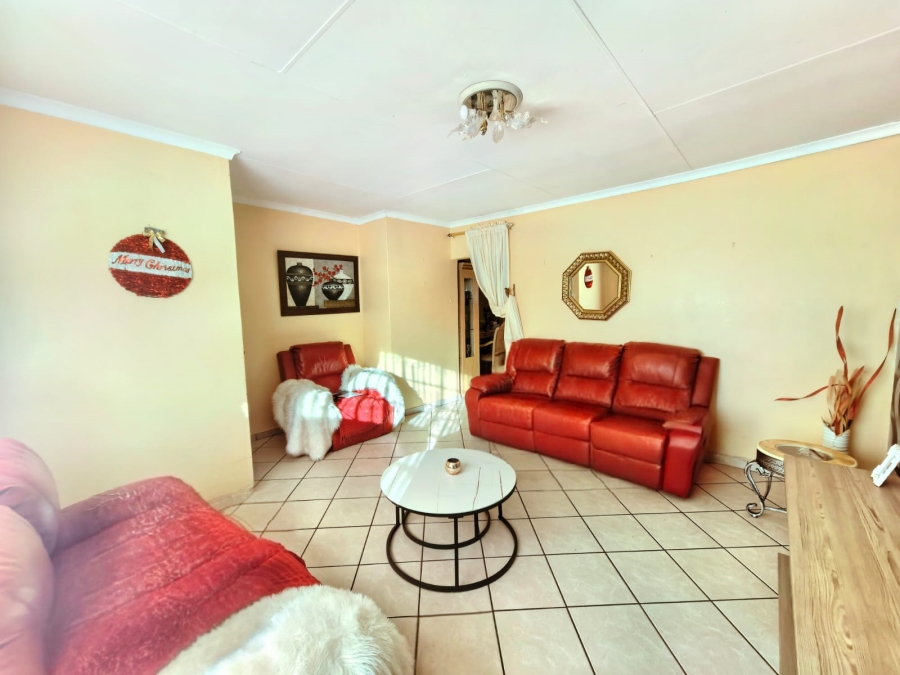 3 Bedroom Property for Sale in Geelhoutpark North West